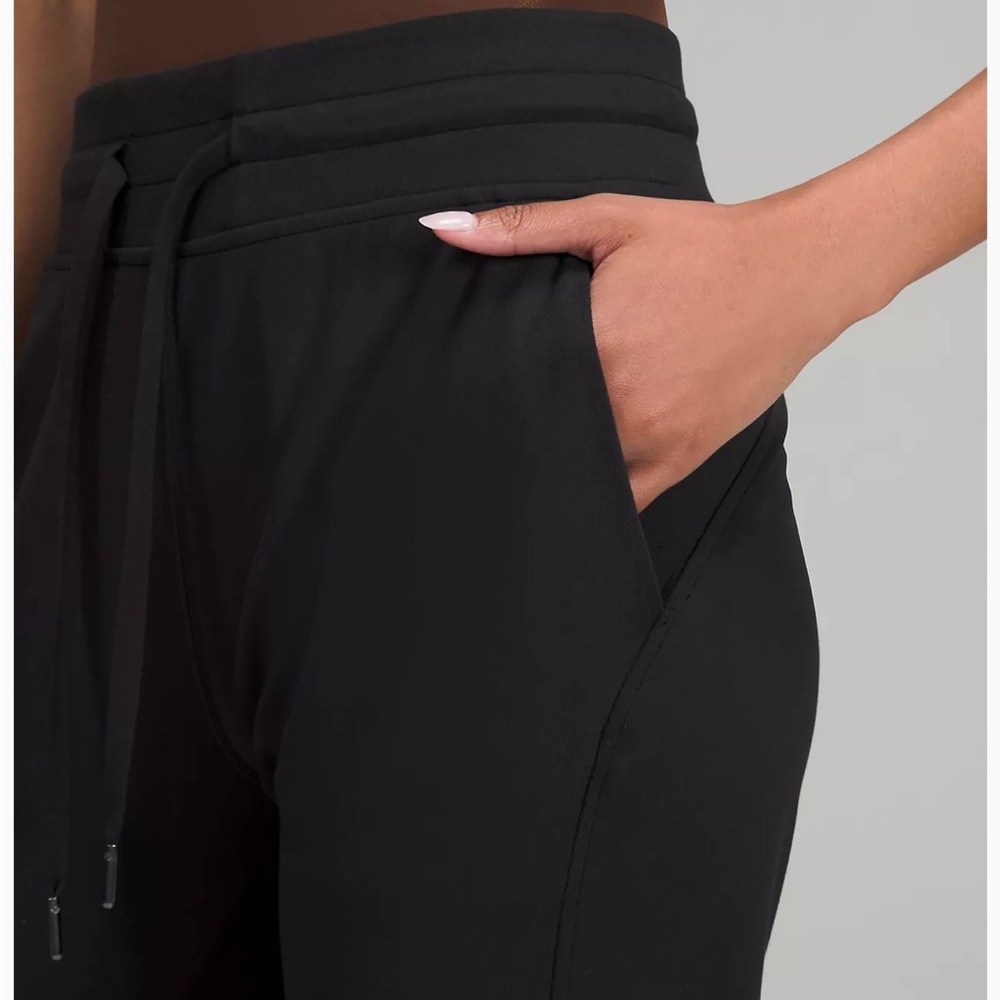 Black || Lululemon Rulu High~rise joggers || worn a couple of times, no damage.
